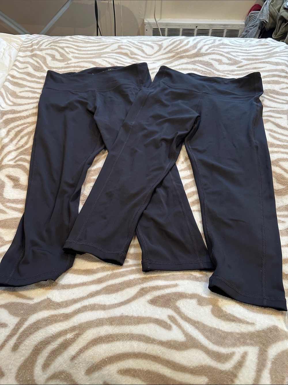 2 Women’s Black Active Capri Leggings - Comfortable Stretch